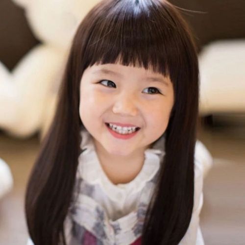 小女孩齐刘海发型图片