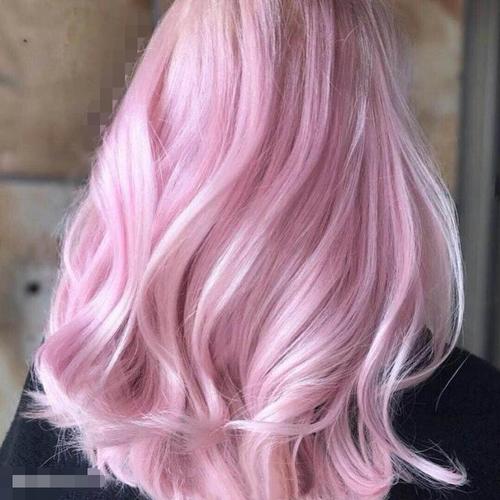 粉红色发色