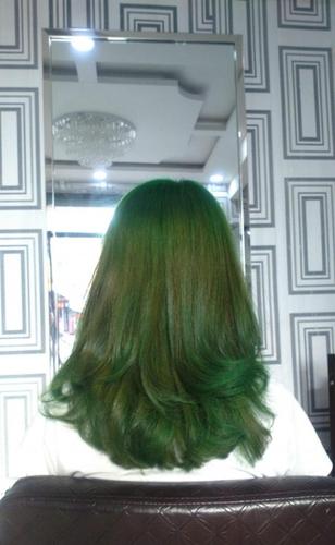 草绿色头发