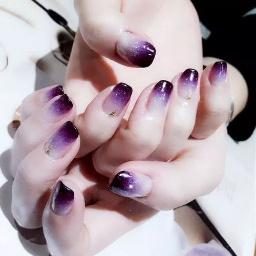 紫色美甲