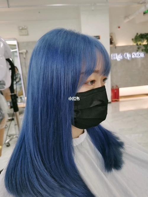 头发颜色蓝色