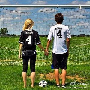 足球情侣图片 足球男女情侣头像图片