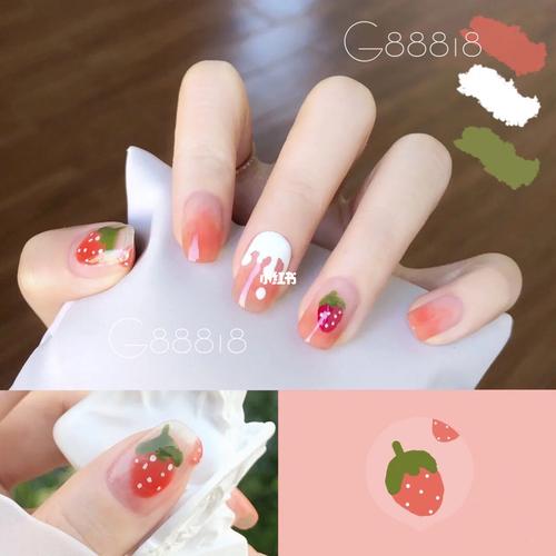 草莓美甲图片