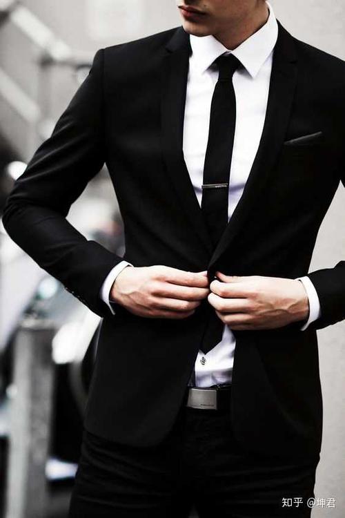 黑色西装配什么颜色领带
