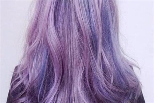 紫色卷发 紫色发型图片