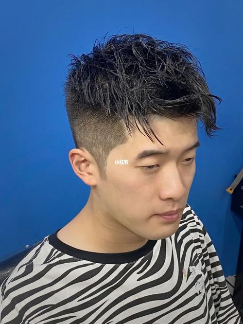 韩式碎盖头发型男