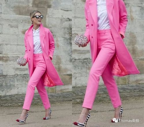 粉色衣服配什么颜色裤子
