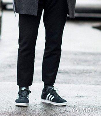 黑色板鞋怎么搭配裤子
