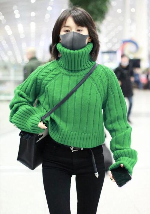 绿色毛衣搭配什么颜色外套好看