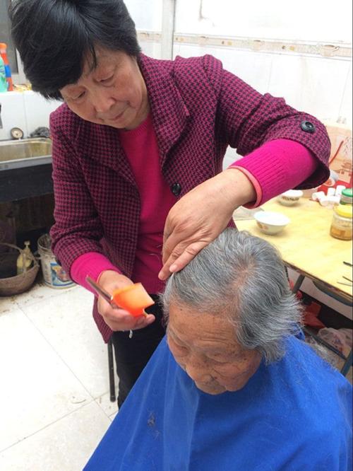 老人头发怎么剪