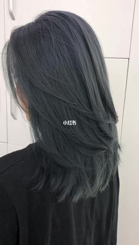 灰蓝色头发图片