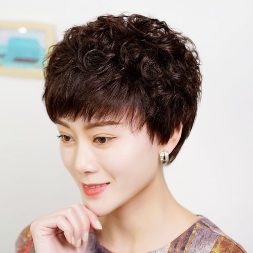 中年女性的短发 中年女人短发发型图片