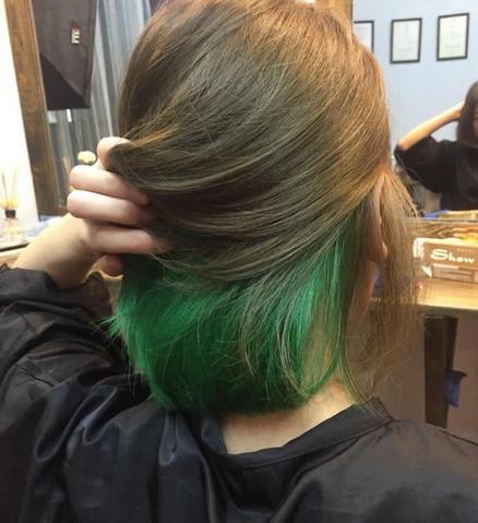 草绿色头发