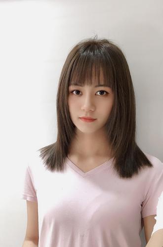 直发流行刘海发型图片 最新流行刘海直发