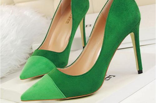 绿色高跟鞋怎么搭配衣服