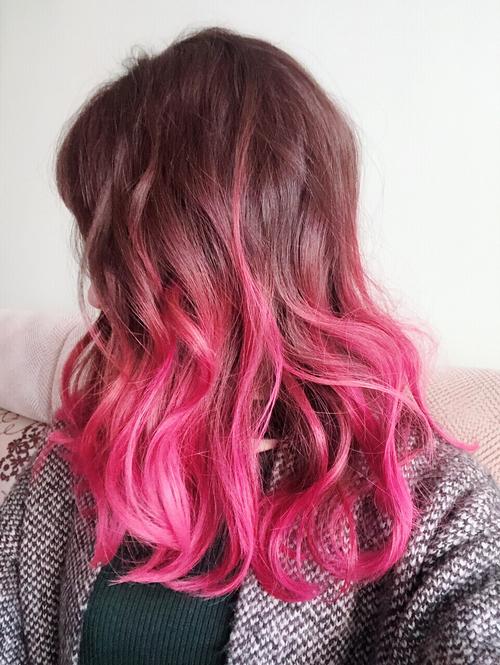 红粉色头发