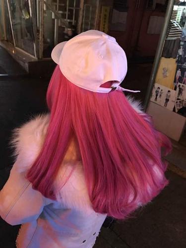 粉色的头发