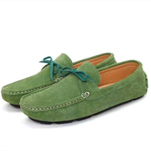 绿色的鞋子配什么颜色的衣服