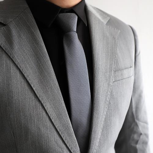 灰色西装配什么颜色领带