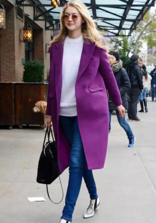 紫色大衣内搭什么颜色好看