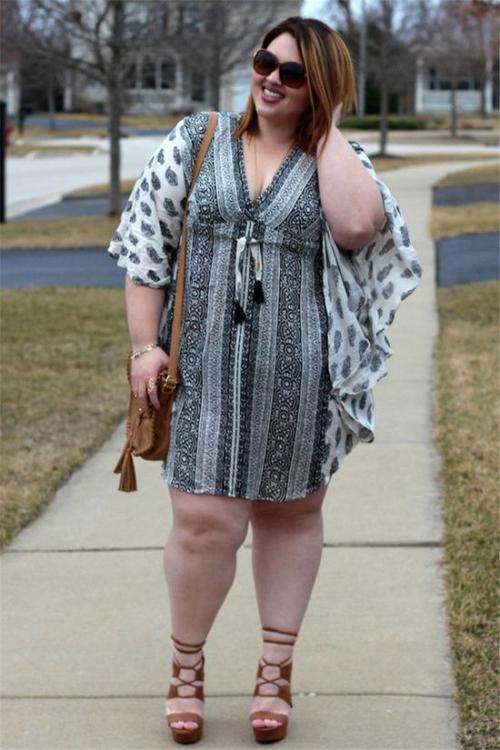 胖女人穿衣搭配图片 胖女人穿搭衣服图片